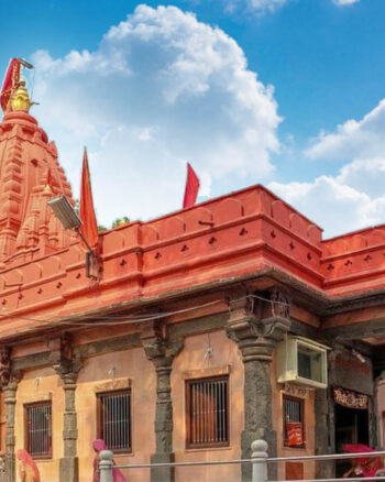 Puja at Omkareshwar Temple